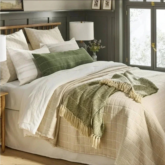 Herringbone Stripe Woven Bed Blanket
Green/Cream - Hearth & Hand with Ma… - Picture 2 of 5